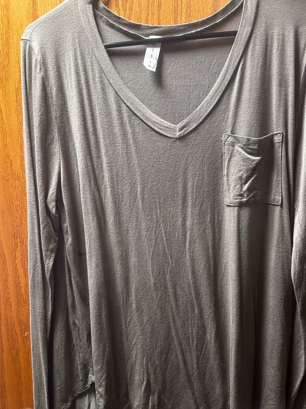Long Sleeve V-Neck Pocket Tee in Olive